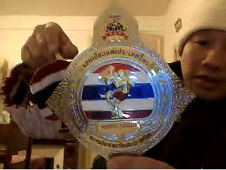 Ceinture de champion de Thaïlande remise à Olivier Marion