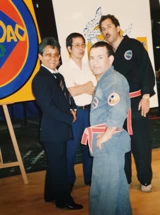 Cérémonie d'arts martiaux vietnamiens dans les années 1980