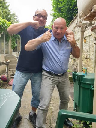 Olivier Marion et un ami en garde de boxe