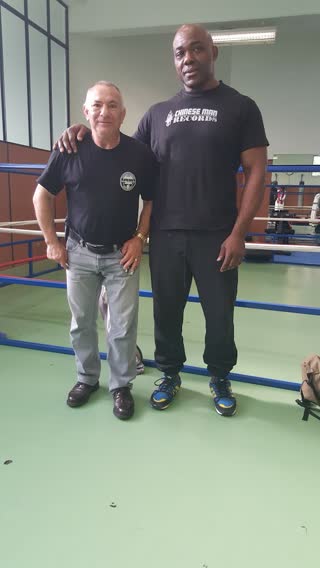 Olivier Marion et un boxeur professionnel au bord du ring
