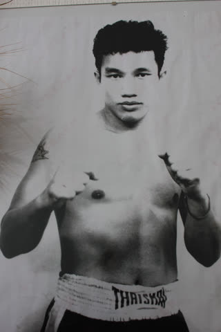 Portrait d'archive d'un champion de boxe thaïlandaise