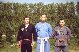 Pratiquants de Viet Vo Dao en tenue traditionnelle